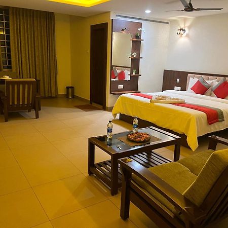 M R Residency Dharwad. Apartman Kültér fotó