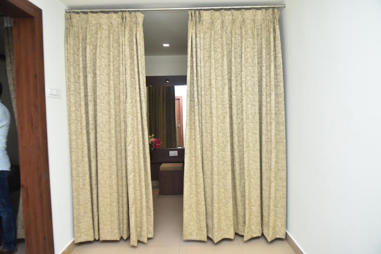 M R Residency Dharwad. Apartman Kültér fotó