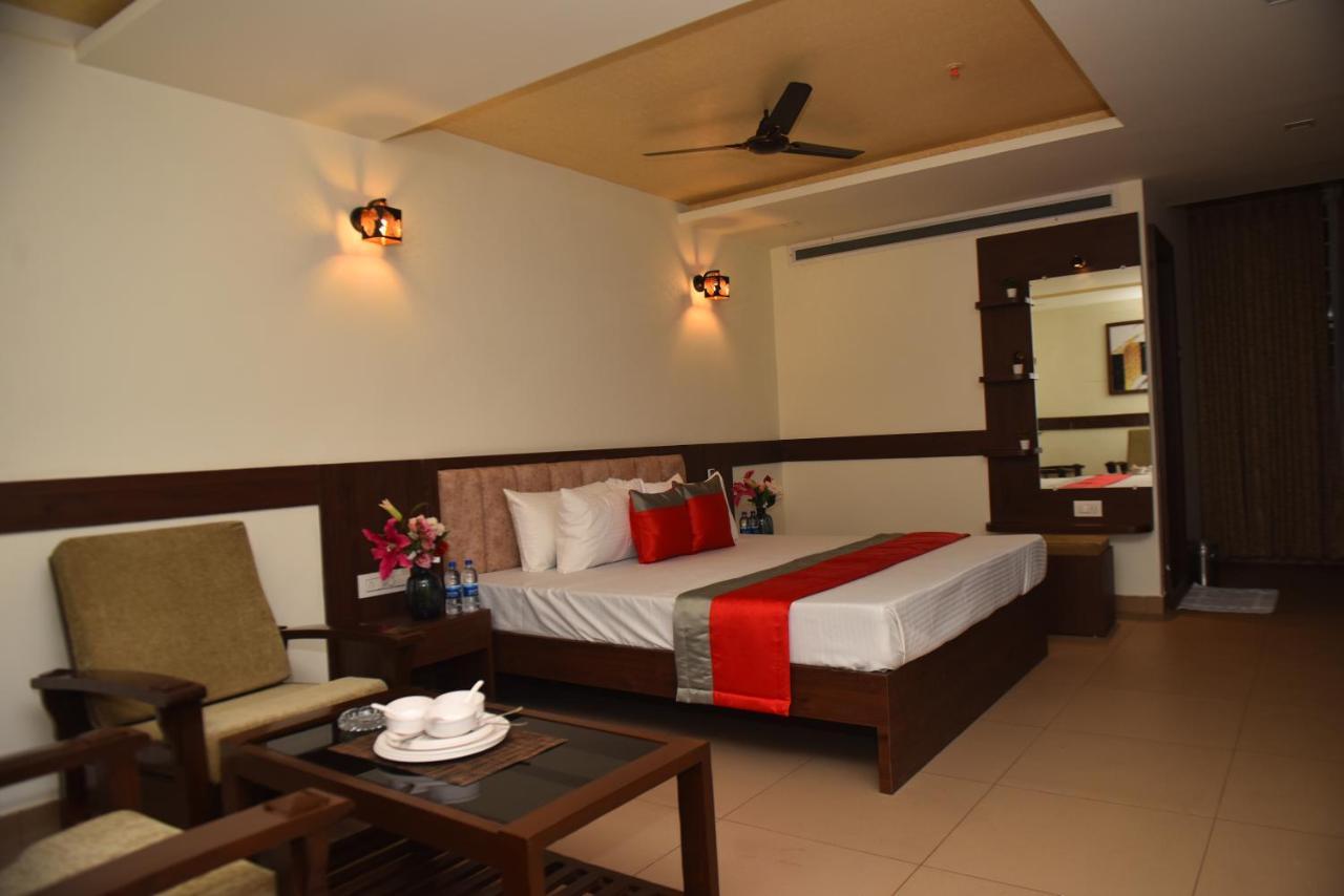 M R Residency Dharwad. Apartman Kültér fotó