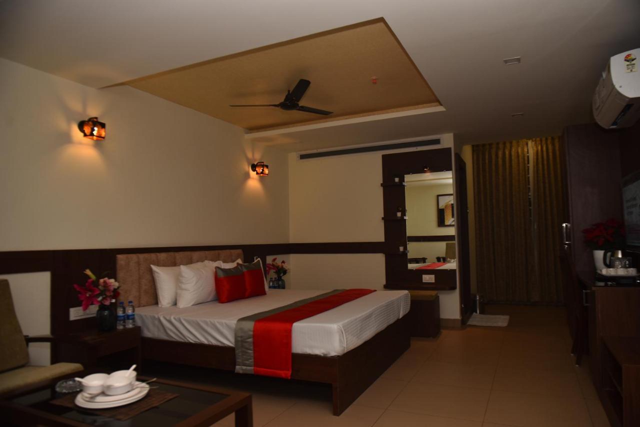 M R Residency Dharwad. Apartman Kültér fotó